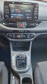 Hyundai i30 CW 1.5i CVVT Family - 17