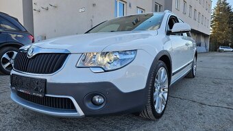 Škoda Superb Combi Scout 2.0 TDI 4x4 140k DSG - 17