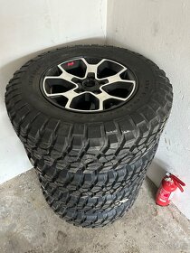 Jeep Wrangler r17 BF Goodrich 254/75 r17 - 17