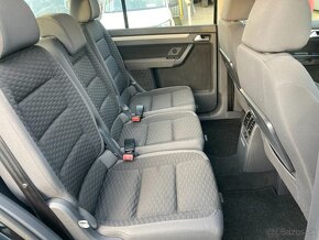 VOLKSWAGEN TOURAN 2,0 TDi DSG - 17