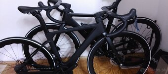 Kompletný karbónový cestný bicykel s elektronickou prehadzov - 17