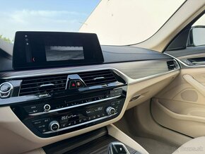 BMW rad 5 530xD Touring Luxury Individual - 17