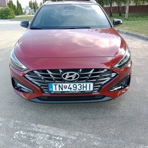 Hyundai i30 kombi 1,5 DPI 81kw výbava Play. - 17