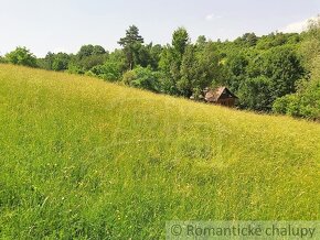 Väčší pozemok na stavbu v tichom horskom prostredí  nad ob - 17