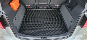 Volkswagen Touran 1.6 TDI DSG Comfortline - 17