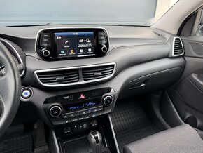 HYUNDAI TUCSON 1.6 CRDI SMART A/T 4X4 / r.2020 / 1.MAJITEĽ - 17