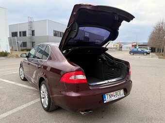 Škoda Superb 2 2.0 TDi M6 sedan - 17