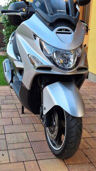 KYMCO Xciting 300i - 17