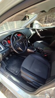 Predám Opel Astra J Cosmo 12/2013 - 17