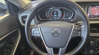 Volvo V40 Momentum 2,0d 110kW Automat - 17