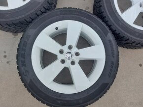 5x112R17 Škoda 7J ET45 + 225/55R17 - 17