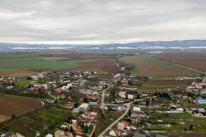 Ponúkam na predaj stavebný pozemok Veľké Bedzany 625 m2 - 17