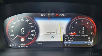 VOLVO XC40 T3 163K MOMENTUM PRO A/T - 17