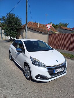 Peugeot 208 rocnik 2018 vo vysokej výbave - 17