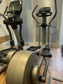 Fitness, protismerné kladky , profi kardio stroje, - 17