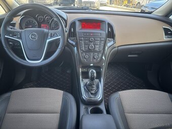 Opel Astra  Cosmo Sedan 2014  1.6i 85KW - 17