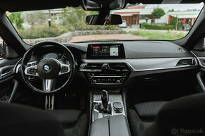 BMW 540i xDrive M-Sport - 17