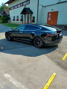 Tesla Model S P85 - 17