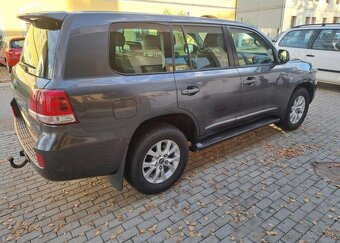 Toyota Land Cruiser 4,5 D4-D Lux REZERVE nafta automat - 17