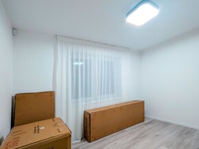 Novostavba nadštandardne moderne zariadeného 4i bungalovu - 17