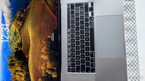 MacBook Pro 16" i7/32GB RAM/512GB SSD - 17