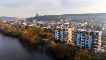 NA PREDAJ veľkometrážny 4-izb. byt pri Váhu + terasa (105+20 - 17