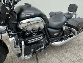 TRIUMPH ROCKET III ROADSTER…..2013……TOP STAV - 17