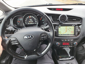 Predam Kia Ceed SW 1.6 CRDi Platinum Automat - 17