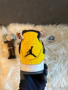 Jordan 4 - 17