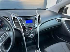 HYUNDAI I30 1.4 MPI DOHC / 70 000 KM / 1.MAJITEĽ / NEBÚRANÉ - 17