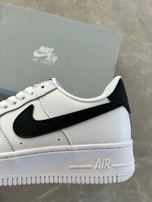 Nike air force 1 tenisky bielo čierne - 17