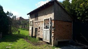 NA PREDAJ: 4izbový sedliacky dom s pozemkom 620m2 - Bojničky - 17