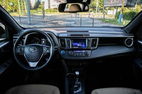 Toyota RAV4 2.5 Hybrid Selection AWD Odpočet DPH - 17