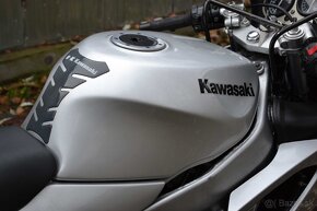 Kawasaki ZX-6R, 32tkm, 2.majitelé, barva Galaxy Silver - 17