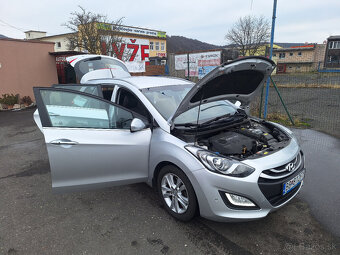 Hyundai i30 CW 1.6i CRDi HP 16V DOHC Style - 17