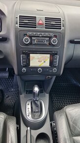 Volkswagen Touran 2.0 TDI Family DSG - 17