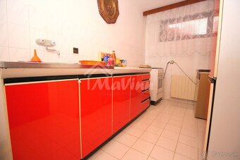 PREDAJ 6 izb DOM NEMŠOVÁ s pozemkom 329 m² - 17