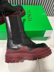 P: Bottega Veneta Tire boot Military Calf Black Maroon v. 42 - 17