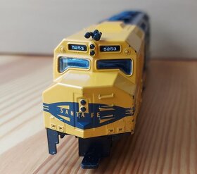H0 diesel lokomotiva staticky model - 17
