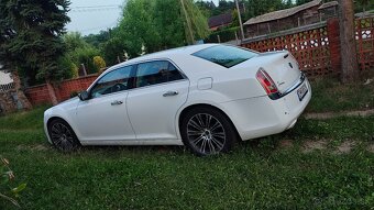 Chrysler 300C (Lancia Thema) 3.0 CRD 240 hp 2012 AT - 17