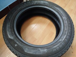 Dve zimné pneumatiky 215/60 R17 Maxis - 17