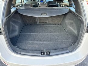 Hyundai i30 kombi CW 1,6i benzín MPI DOHC 16V Comfort 2014 - 17