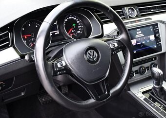 Volkswagen Passat 2.0TDi COMFORTLINE DSG ACC 1M 110 kw - 17