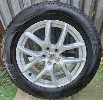 Atraktívna, orig. zimná sada VOLVO - 5x108 r17 + 235/60 r18 - 17