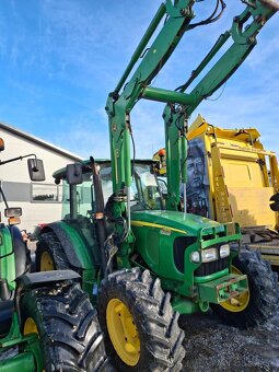 JOHN DEERE 5820 R ( Snaakladačom , 2ks john deere 5820r) - 17