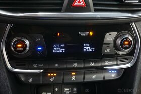 Hyundai Santa Fe 2,2 CRDi Premium A/T, 147kW, A8, 5d. (2018 - 17