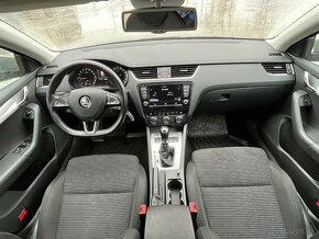 Škoda Octavia Combi 2.0 TDI Elegance DSG - 17