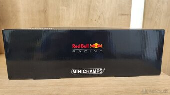 Max Verstappen - Red Bull Racing - Minichamps white 1:18 - 17