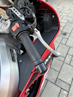 HONDA CBR 900 RR SC33 - 17