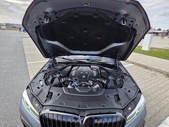 Bmw M 750 li g11,g12 Individual, x drive,2022 zaruka 2027 - 17